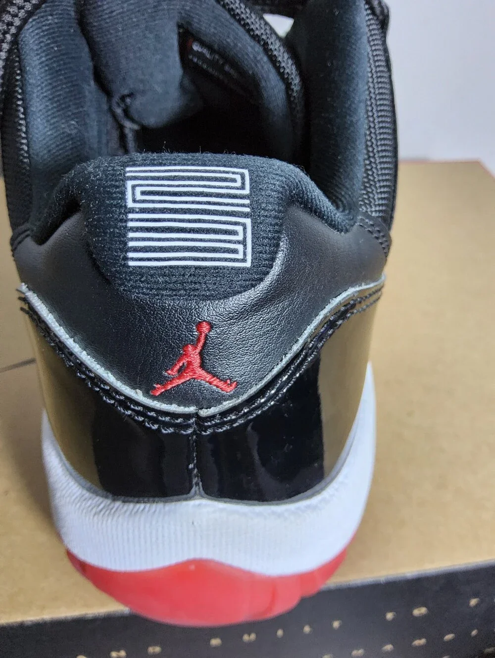 Jordan Retro Low Bred FV5104-006 SZ 9.5